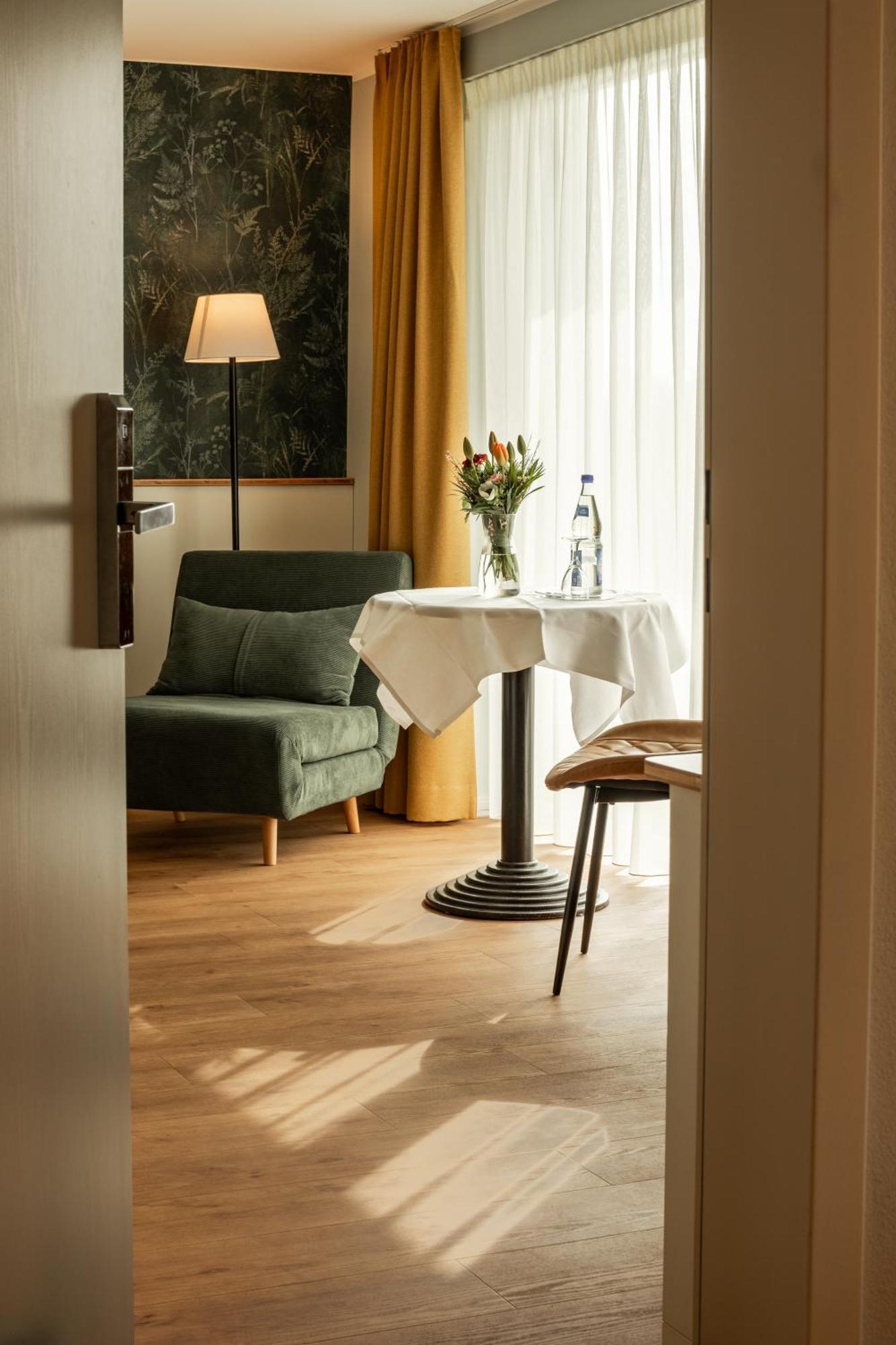 Hotel Ostseeland Росток Екстер'єр фото