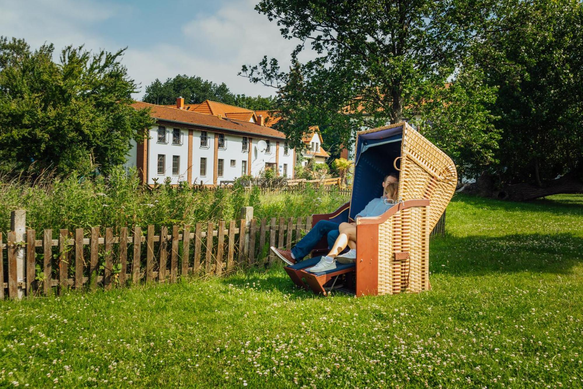 Hotel Ostseeland Росток Екстер'єр фото