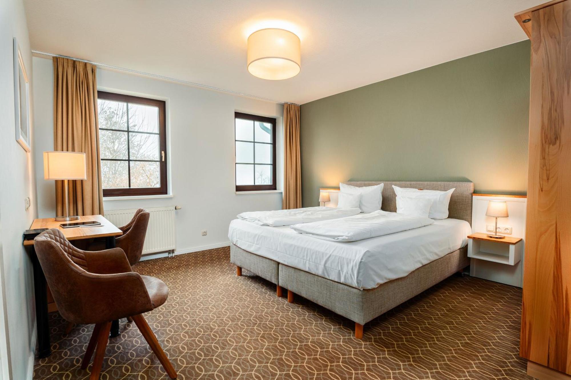 Hotel Ostseeland Росток Екстер'єр фото