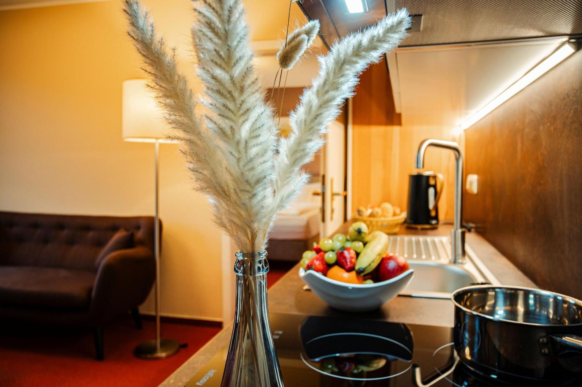 Hotel Ostseeland Росток Екстер'єр фото